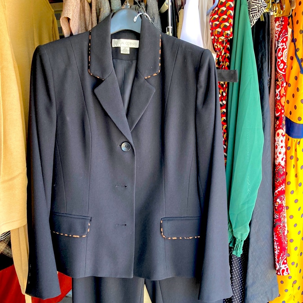 Full pants suit-black with cheetah details